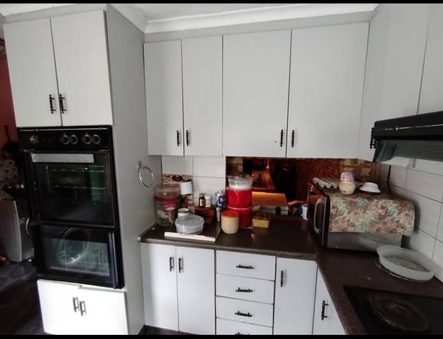 3 BEDROOM HOUSE FOR SALE IN NEWLANDS WEST